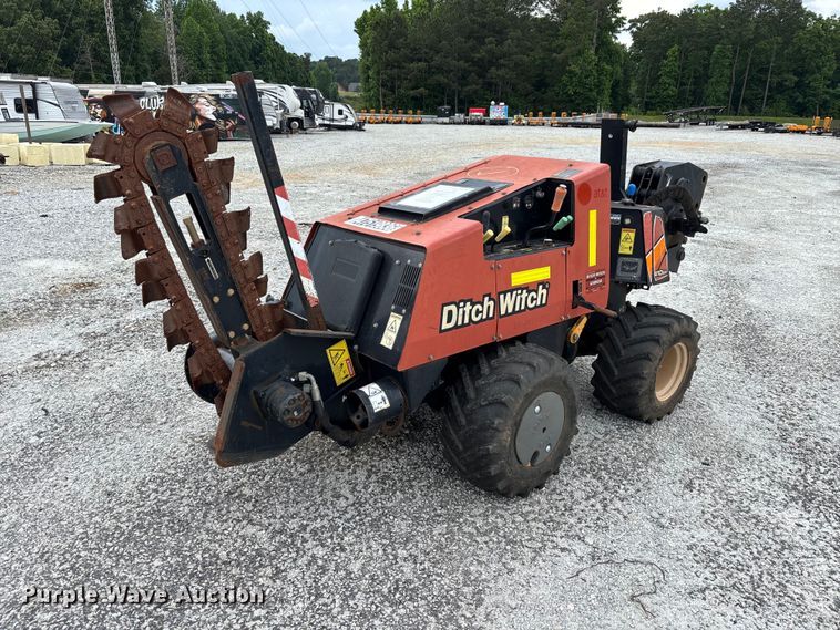 2017 Ditch Witch 410SX trencher - YA3075