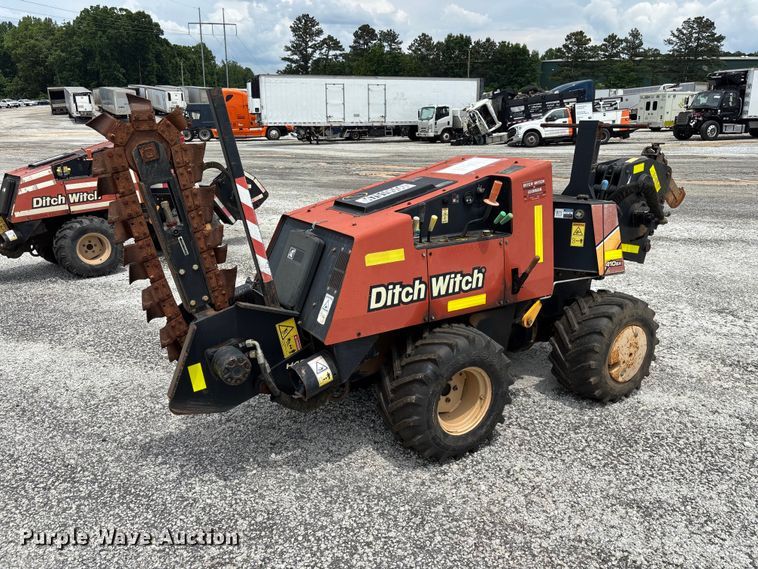 2016 Ditch Witch 410SX trencher - YA3077