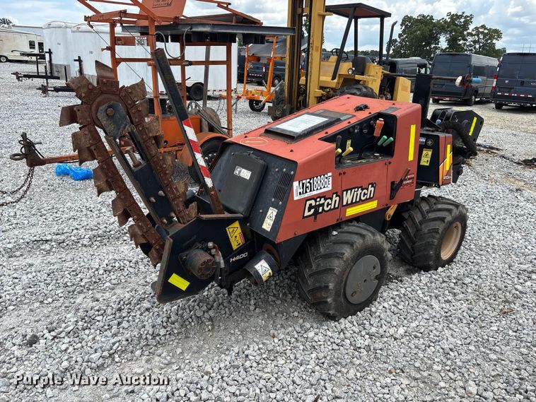 2016 Ditch Witch 410SX trencher - YA3079