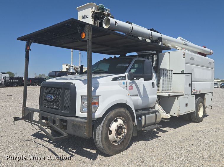 2017 Ford F750 Super Duty forestry bucket truck - YA3192