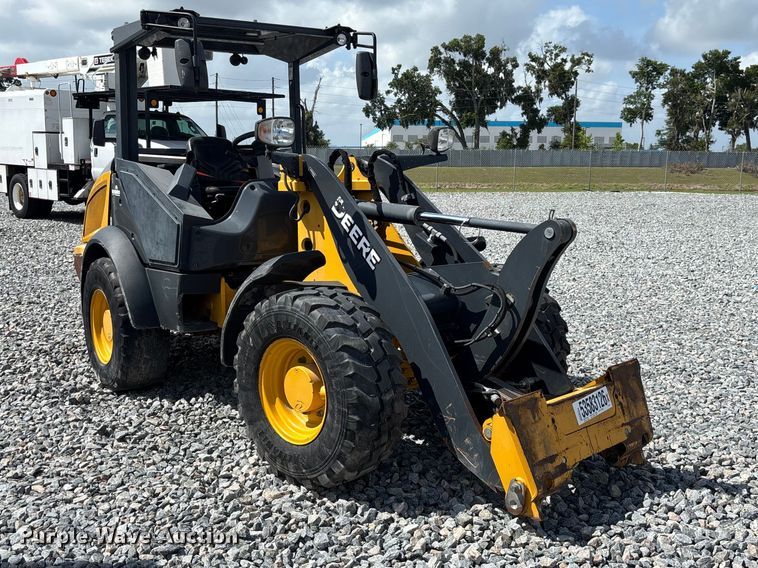 2021 John Deere 204L compact wheel loader - YA3622