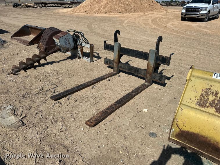 John Deere Worksite Pro backhoe forks - EA4896