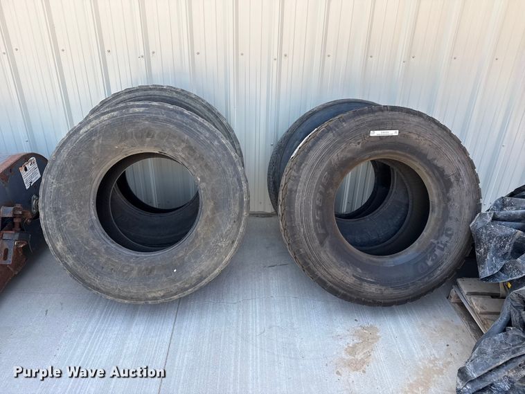 (4) tires - EW4704