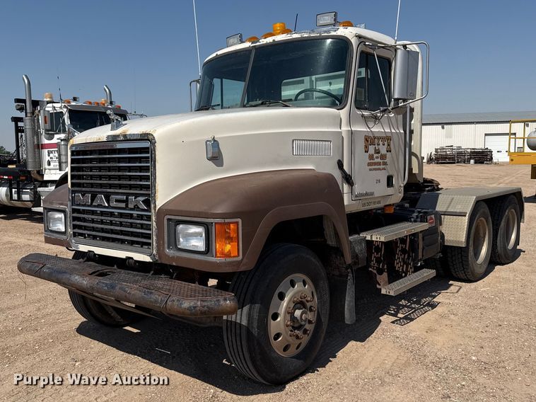 1998 Mack CH613 semi truck - GP9699