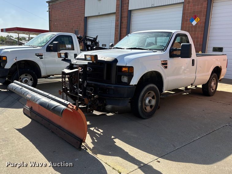 2009 Ford F250 Super Duty pickup truck - DV4337