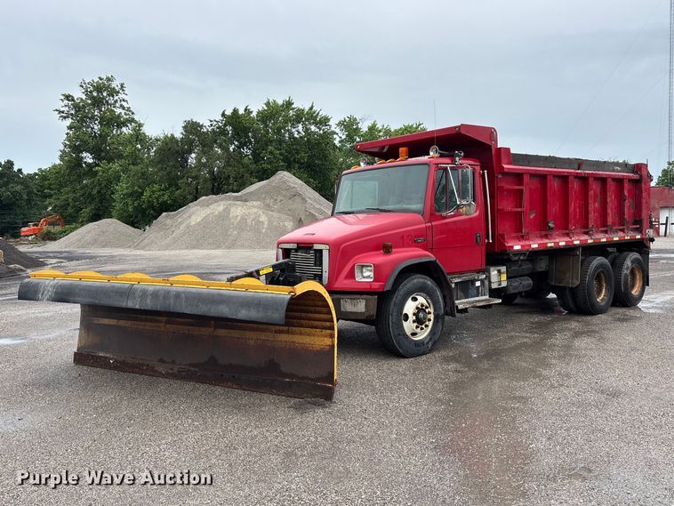2001 Freightliner FL80 dump truck - DV4382