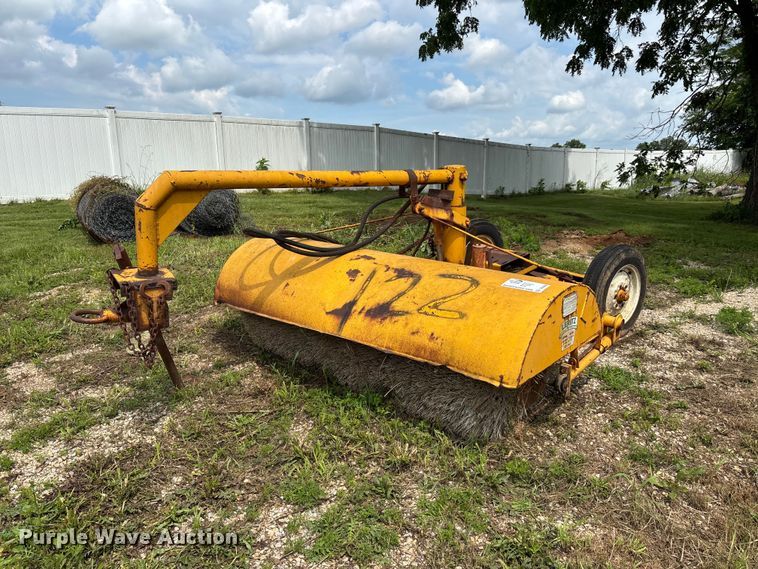 Littleford 108-A pull type sweeper - DV4404