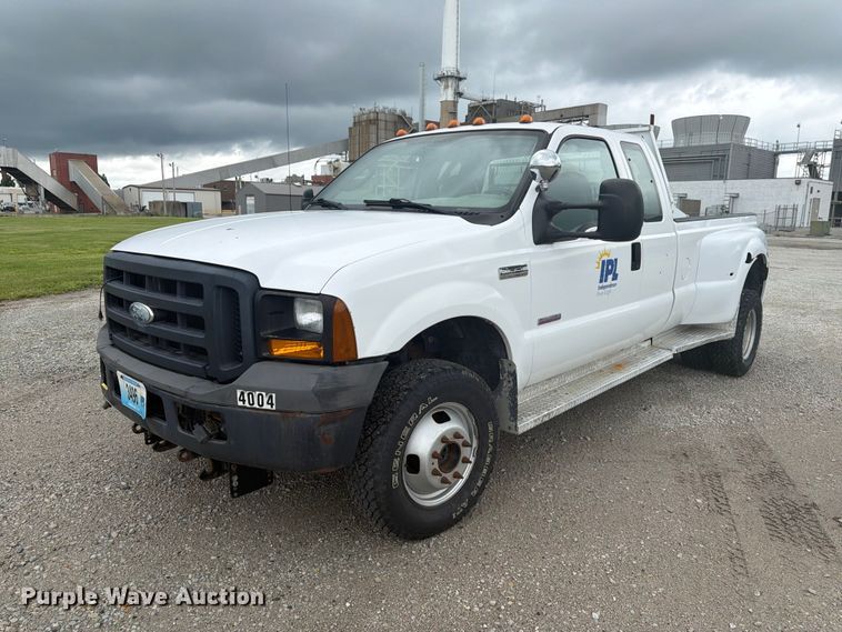 2006 Ford F350 Super Duty Ext. Cab pickup truck - EA4928