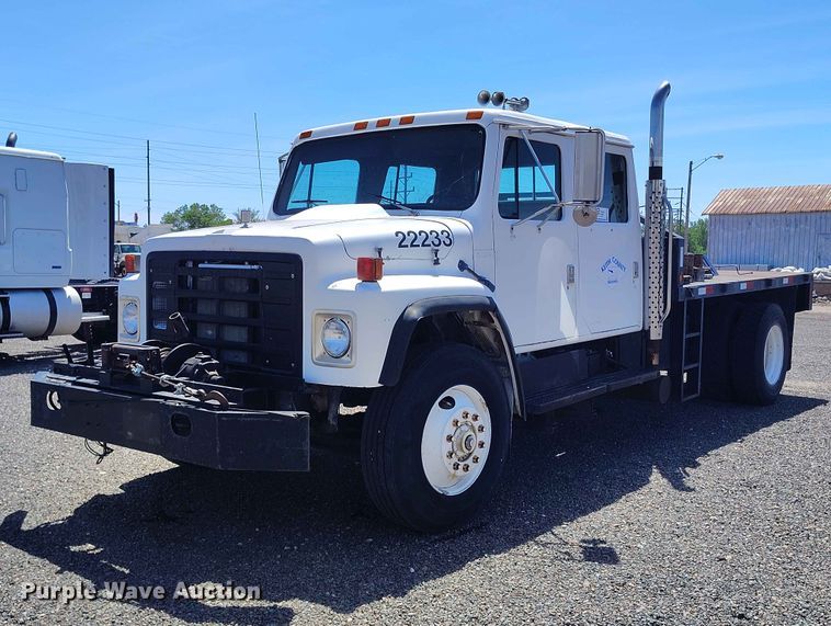 1982 International 1954 Crew Cab flatbed truck - ED0123