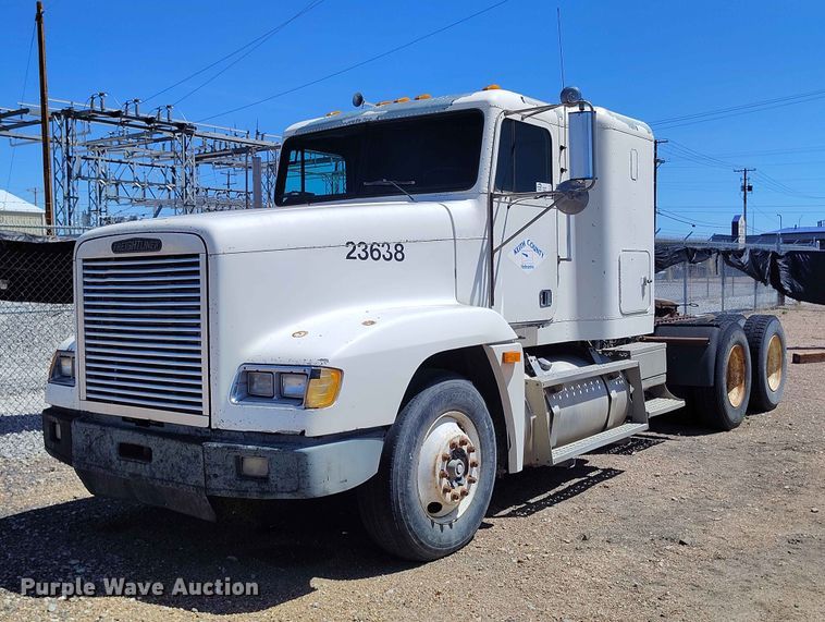 1996 Freightliner FLD semi truck - ED0128
