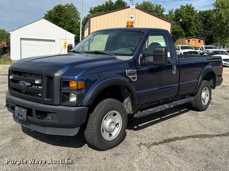 2009 Ford F250 Super Duty pickup truck - EF2181