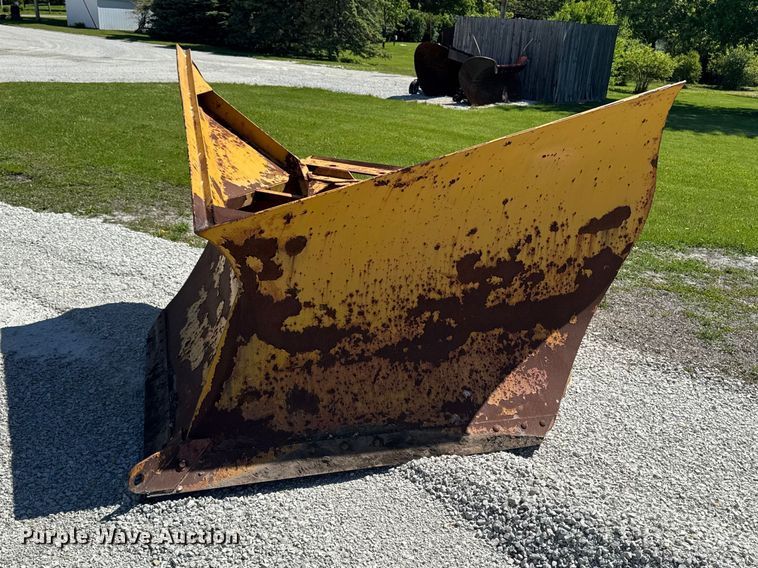 116" W v-plow - ER0496