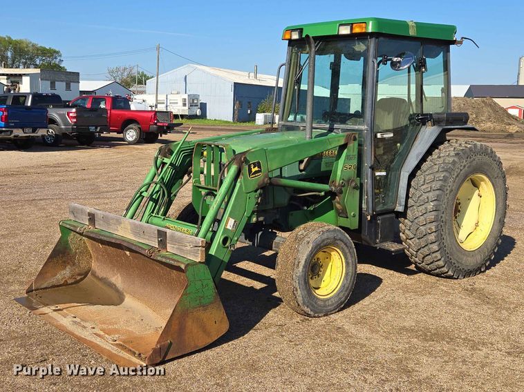 John Deere 5200 tractor - ER1641