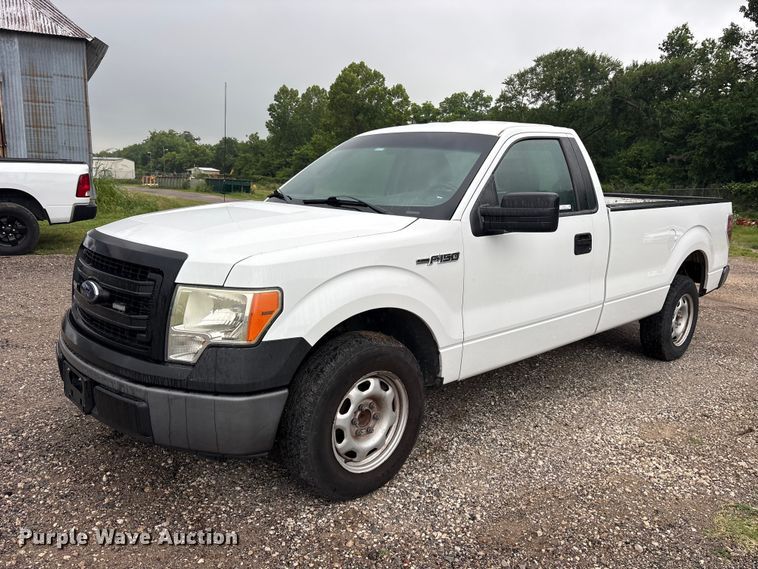 2013 Ford F150 pickup truck - ET2107