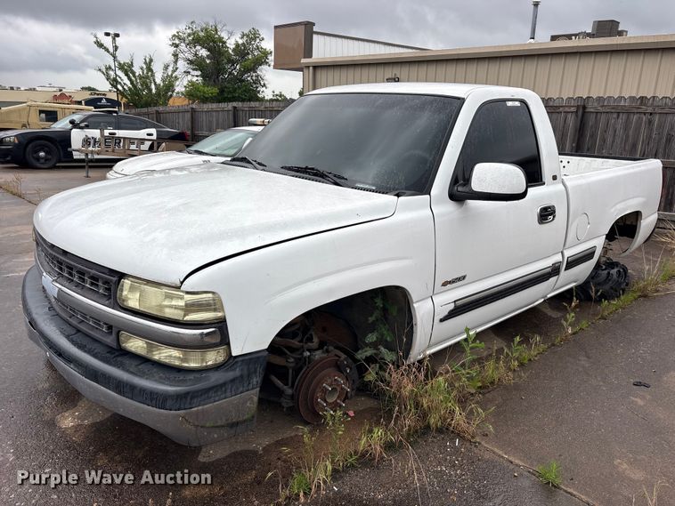 2000 Chevrolet Silverado 1500 pickup truck - ET2149