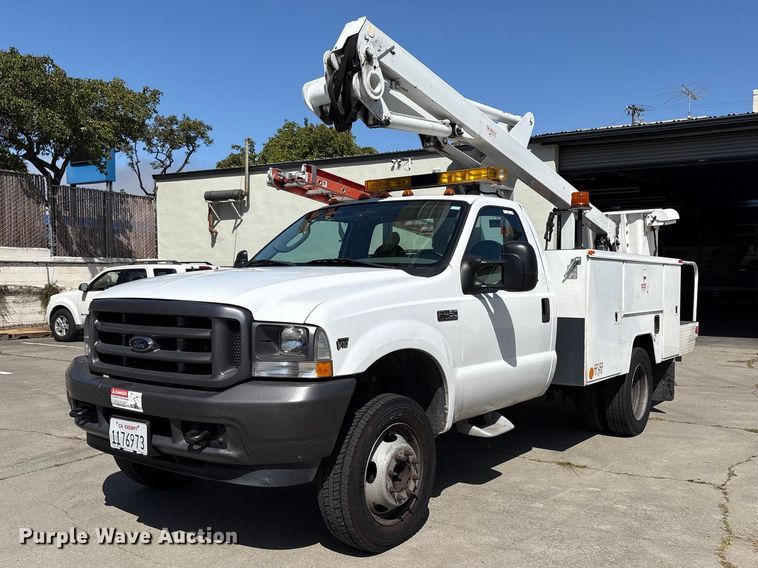 2004 Ford F450 Super Duty bucket truck - EU8671