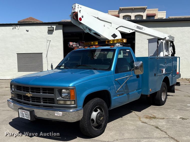 1995 Chevrolet C3500  utility bed pickup truck with bucket lift - EU8672