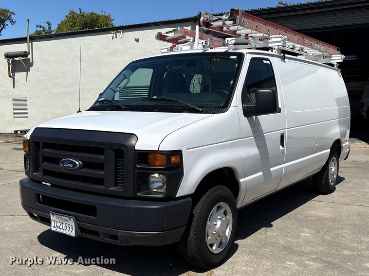 2014 Ford E150 van - EU8673