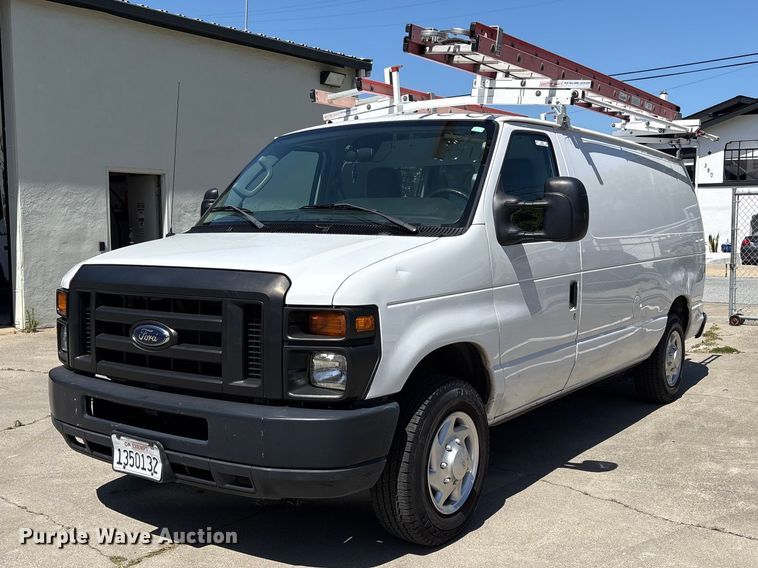 2012 Ford E150 van - EU8678