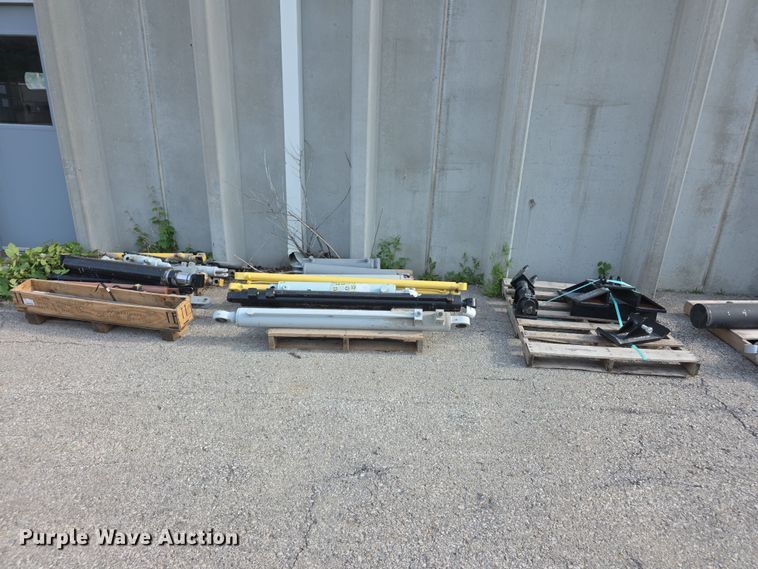 Truck Part and Attach. - EV2184