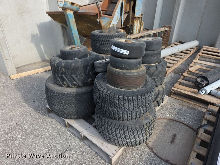 (17) mower tires - EV2186