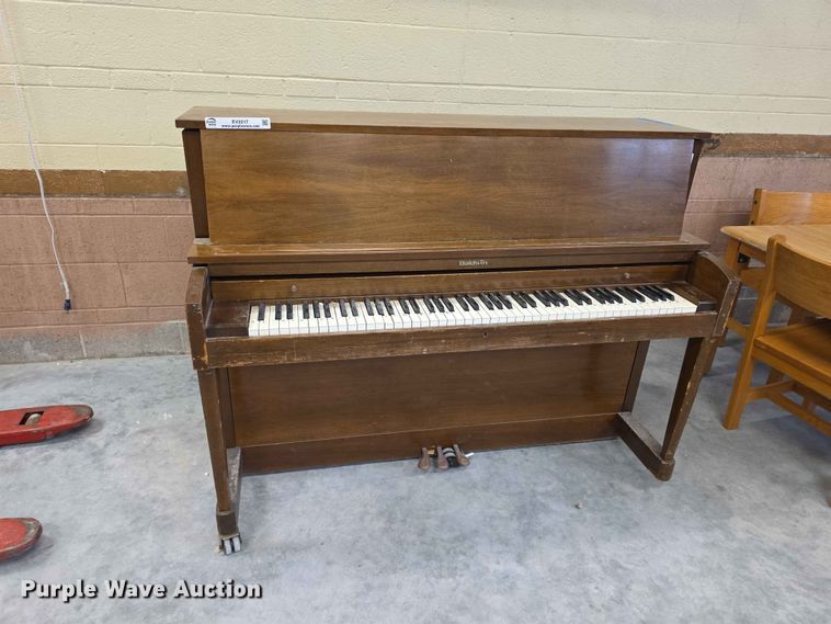 Baldwin piano - EV2217