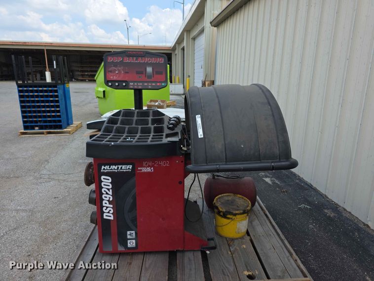 2014 Hunter DSP9200 tire balancer - EV2231