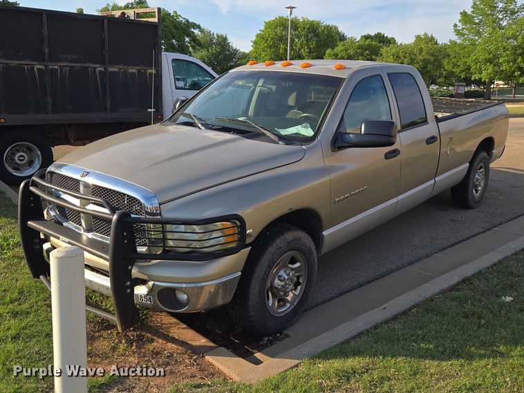 2003 Dodge Ram 3500 Ext. Cab pickup truck - EW0157