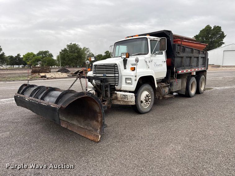 1989 Ford LNT8000 dump truck - FB6516