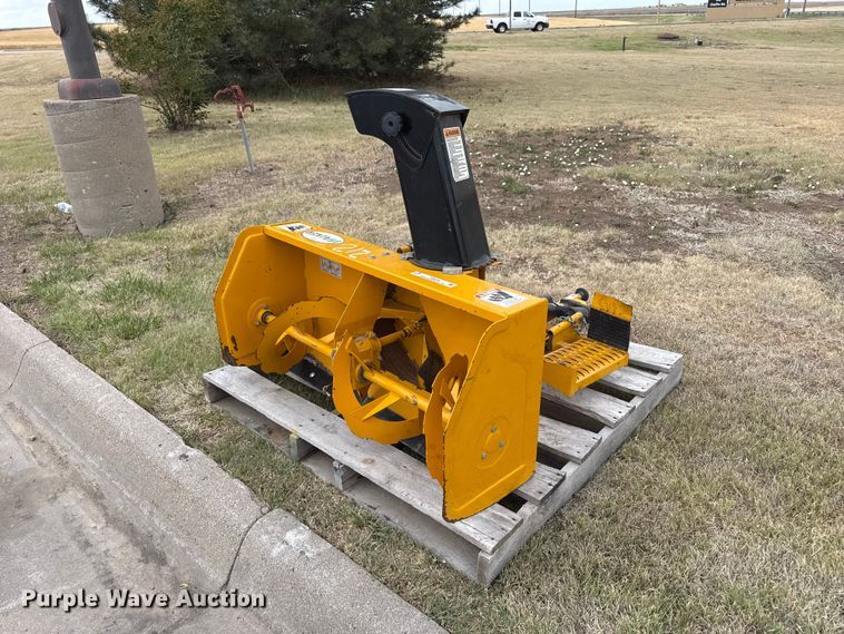 Walker 42" W snow blower attachment - FB6638