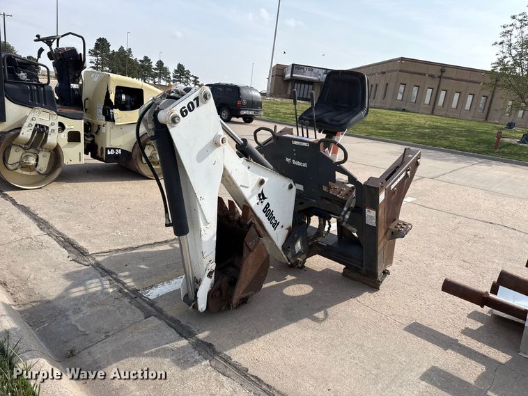 Bobcat 607 skid steer backhoe - FB6643