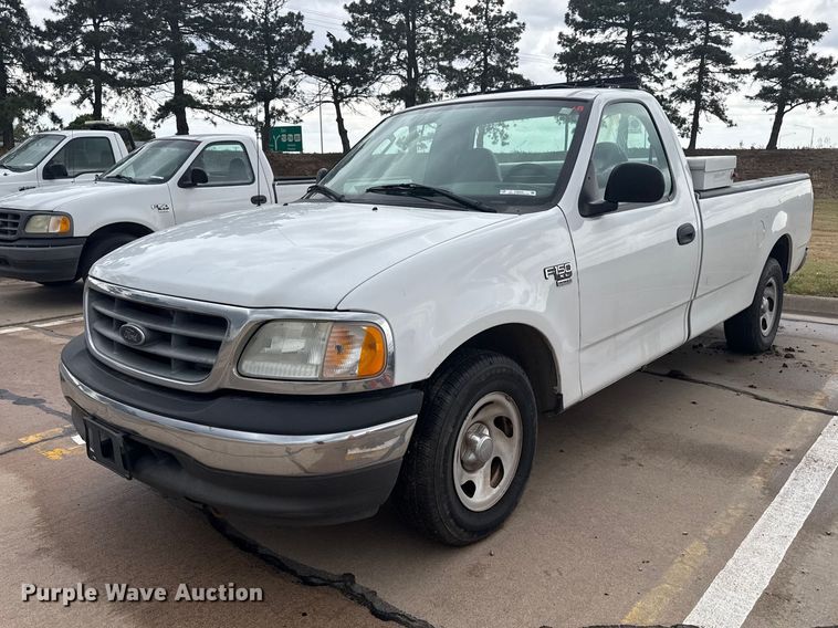 2003 Ford F150 XL pickup truck - FB6649