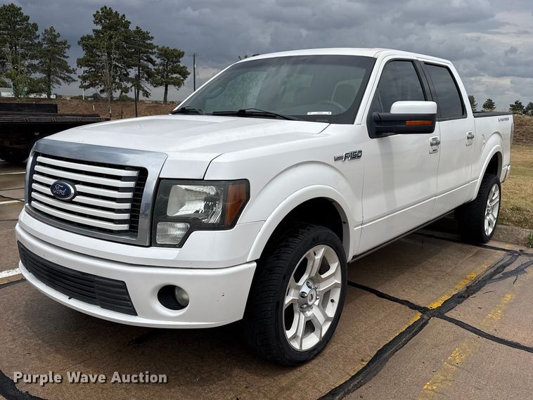 2011 Ford F150 Crew Cab pickup truck - FB6656