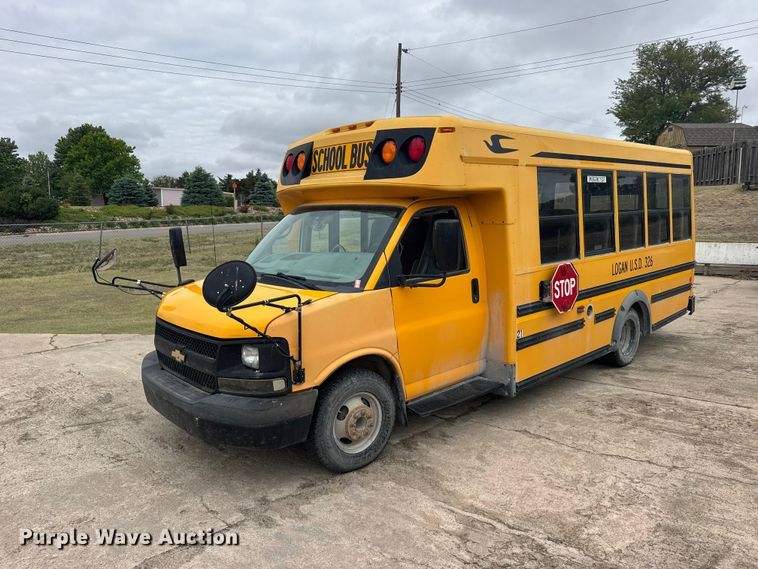 2013 Chevrolet Express G3500 school bus - FB7436
