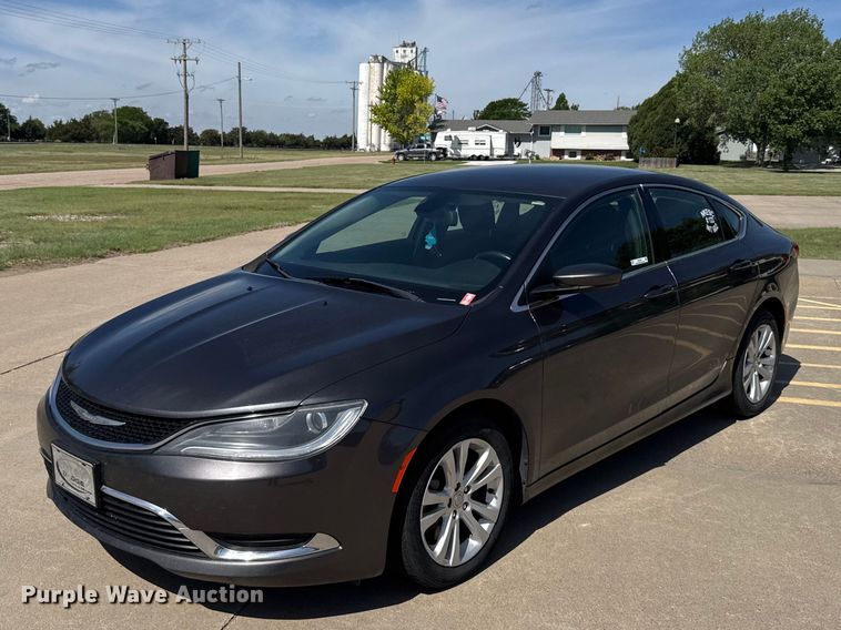 2016 Chrysler 200  - FB7443