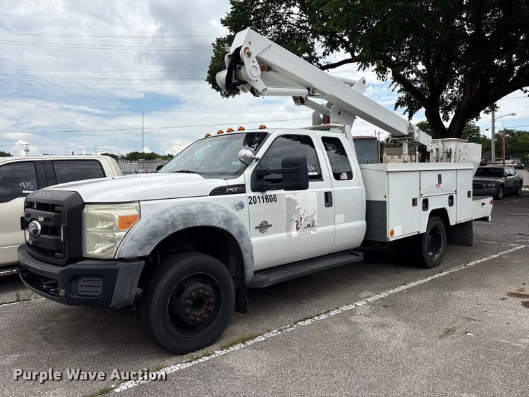 2011 Ford F550 Super Duty bucket truck - FB8756