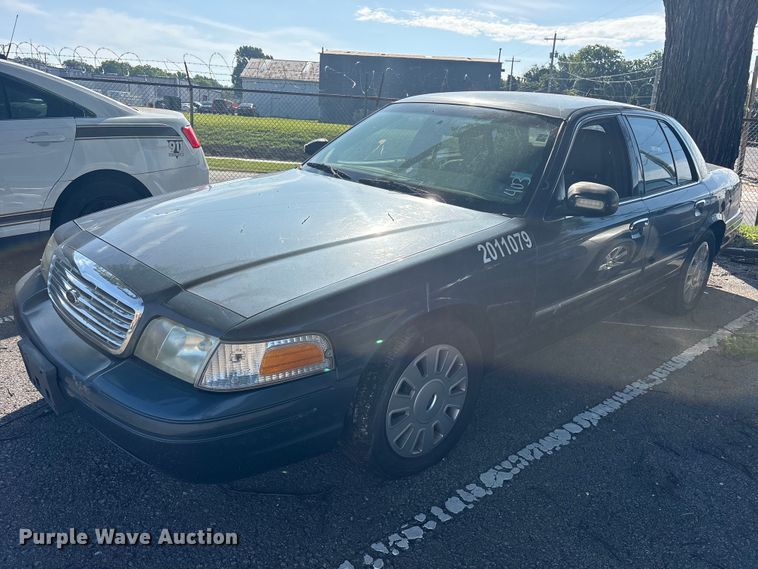 2011 Ford Crown Victoria Police Interceptor  - FB8758