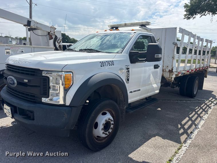 2017 Ford F450 Super Duty flatbed truck - FB8770