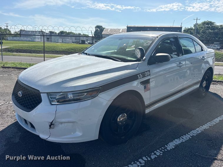2015 Ford Taurus Police Interceptor  - FB8801