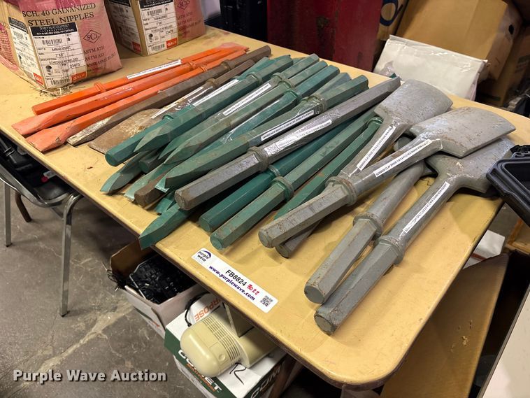 Approximately 26 asphalt cutters/ blades - FB8824