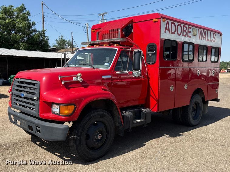 1996 Ford F800 bus - FC2288