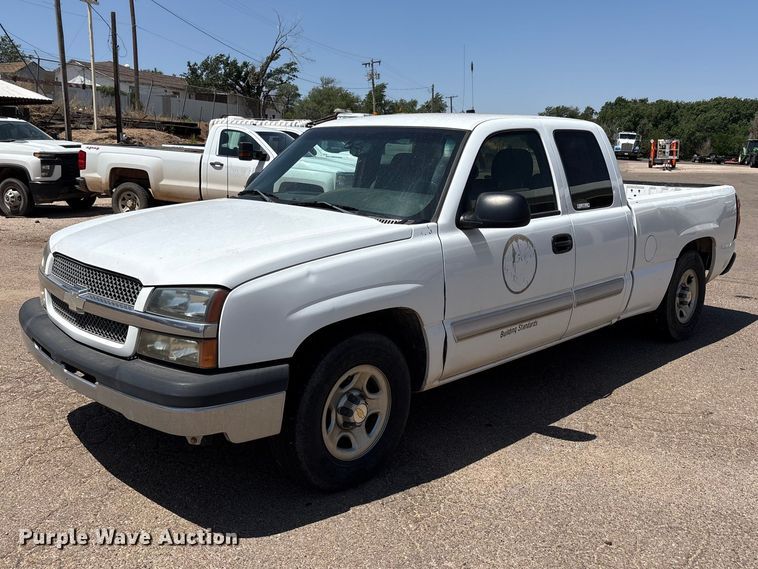 2004 Chevrolet Silverado 1500 Ext. Cab pickup truck - FC2291