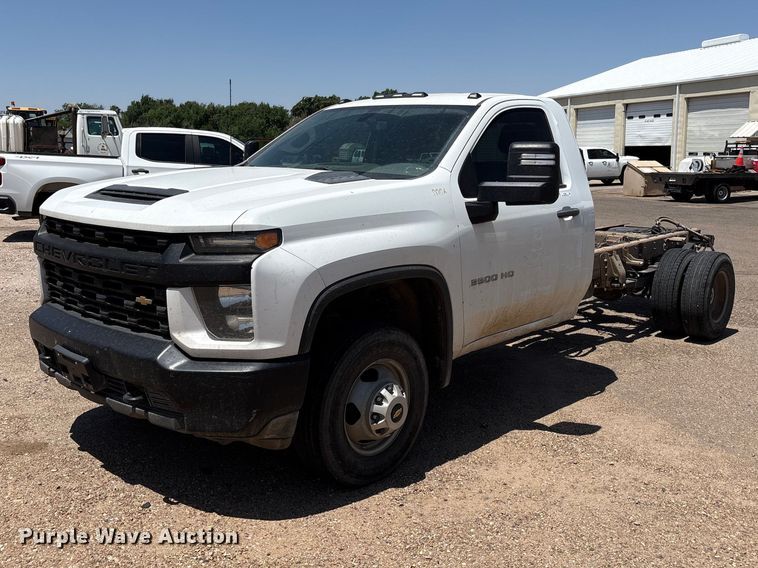 2020 Chevrolet Silverado 3500HD pickup truck cab and chassis - FC2293