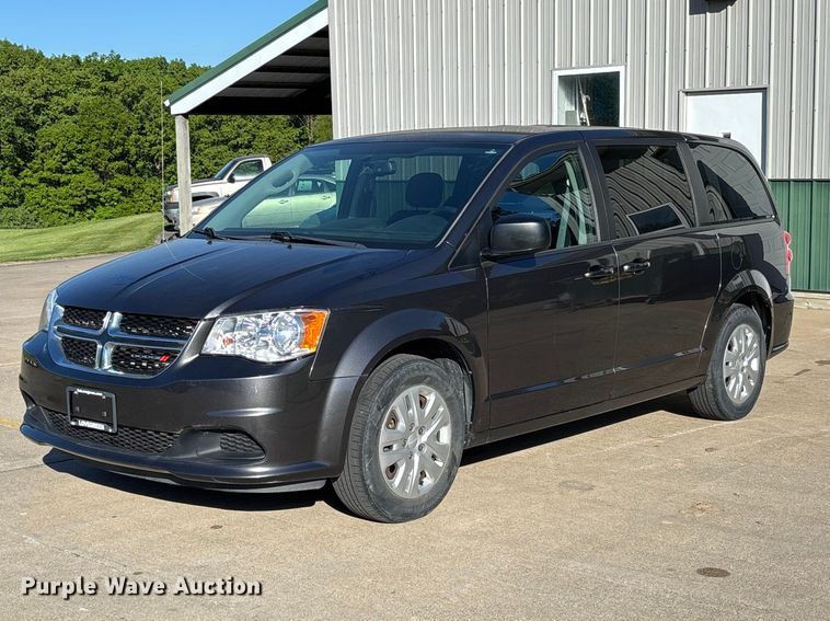 2018 Dodge Grand Caravan van - FC5728