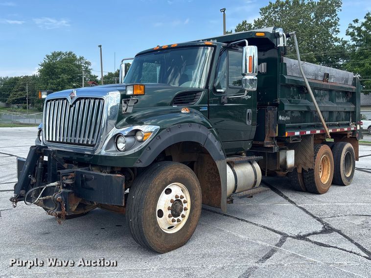 2013 International WorkStar 7600 dump truck - FC5897