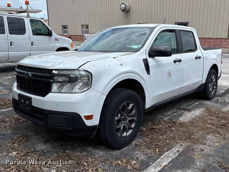 2023 Ford Maverick XLT Crew Cab pickup truck - FC5900