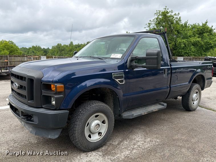 2010 Ford F250 Super Duty pickup truck - FH6141