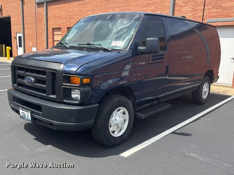 2008 Ford E250 van - FH7155