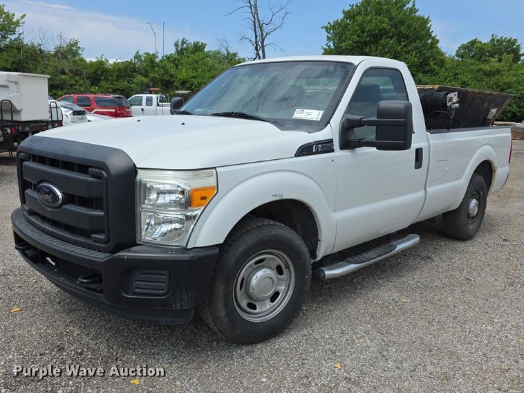 2012 Ford F350 Super Duty XL pickup truck - FI0643
