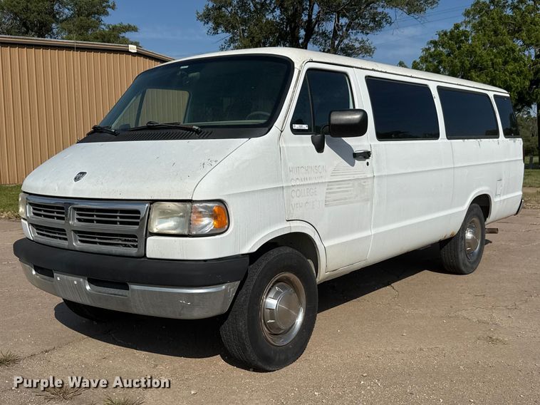 1997 Dodge Ram Wagon B3500 van - NA9301